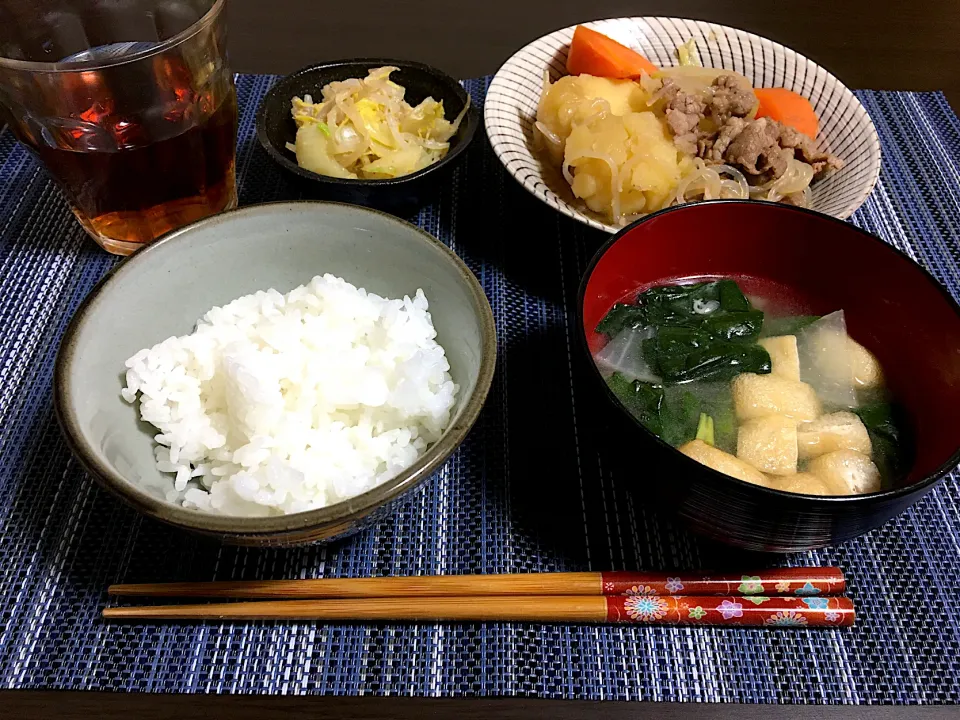 肉じゃが　白菜の胡麻和え　揚げとちぢみほうれん草の味噌汁|ちぐあささん