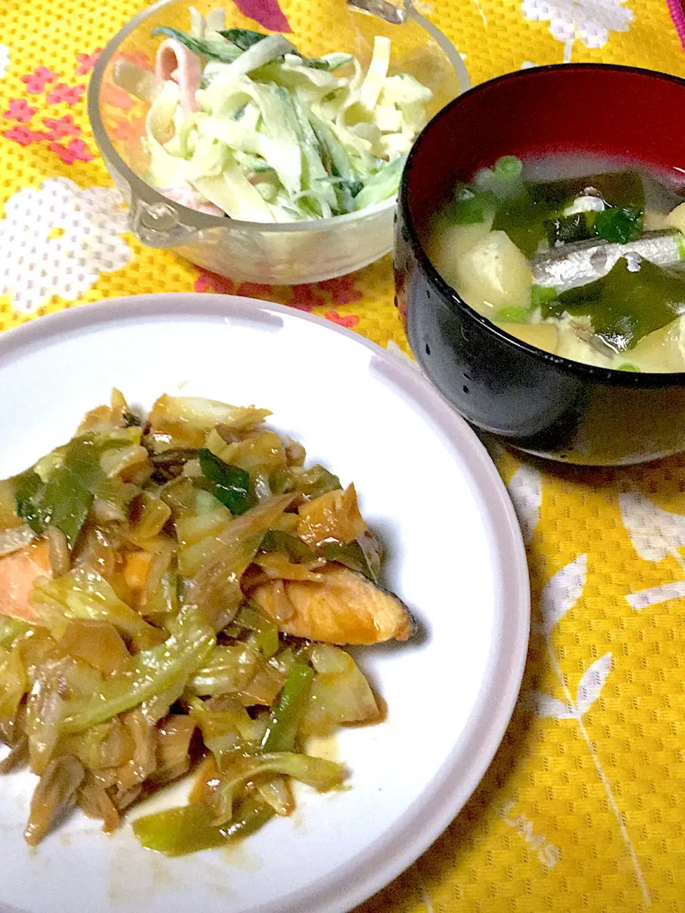 Snapdishの料理写真:鮭のちゃんちゃん焼き　素麺サラダ　味噌汁|掛谷節子さん