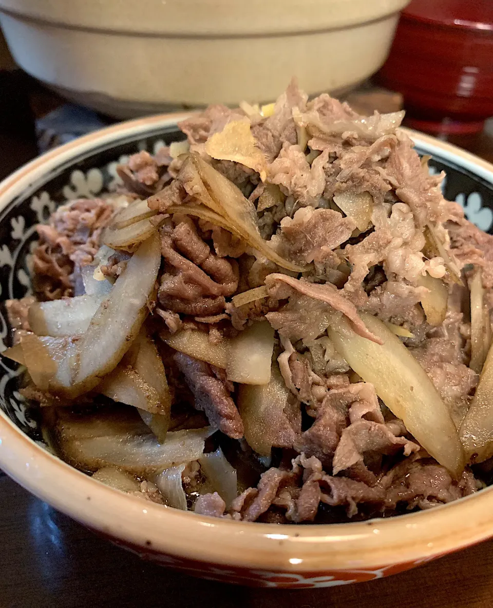 Snapdishの料理写真:牛肉のしぐれ煮🥙|みっこちゃんさん