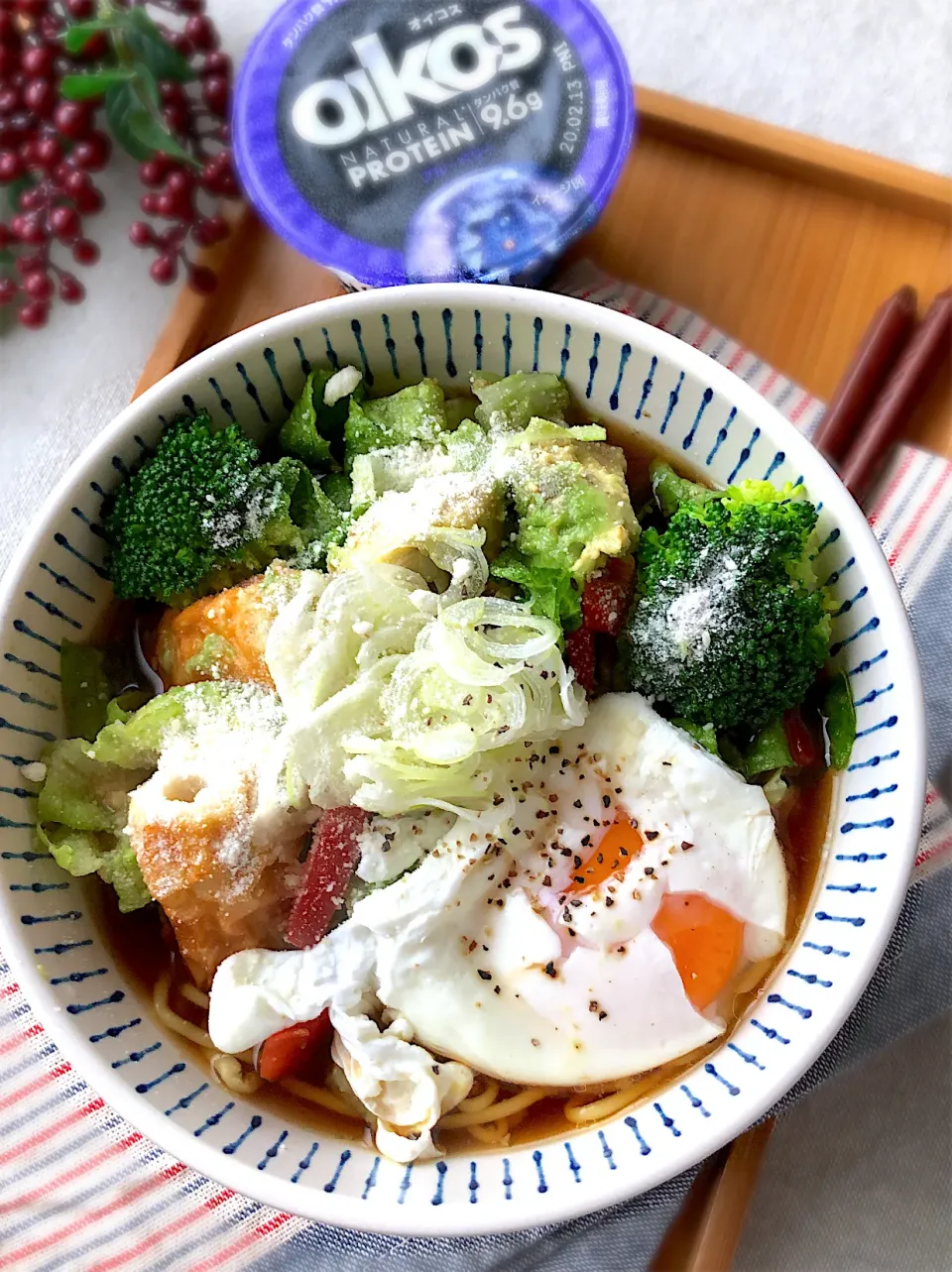 Snapdishの料理写真:アボカドちくわのサラダ蒟蒻ラーメン|ゆみさん