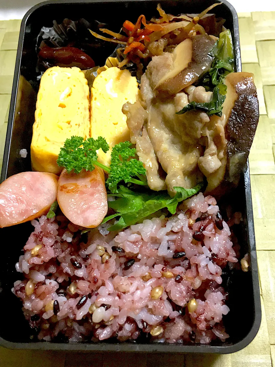 Snapdishの料理写真:豚肉と椎茸の照り焼き|keikekeさん