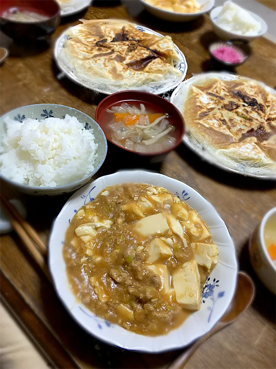 麻婆豆腐・餃子・中華スープ・ご飯|ちびろ菌さん