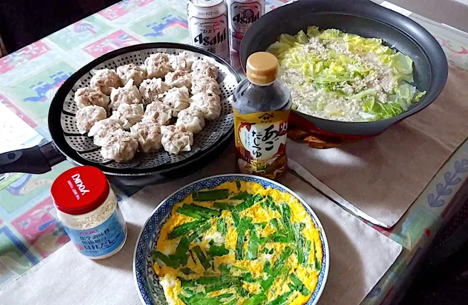 焼売 ニラ玉 白菜のスープで頂きまぁす🍻|Emiさん