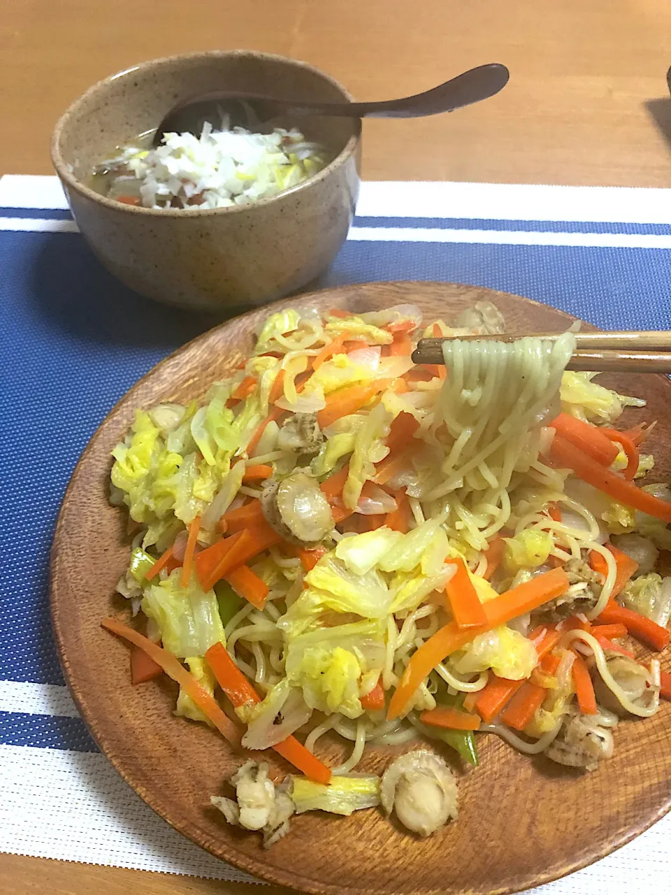 Snapdishの料理写真:野菜たっぷり豚汁、帆立塩そば|小次郎さん