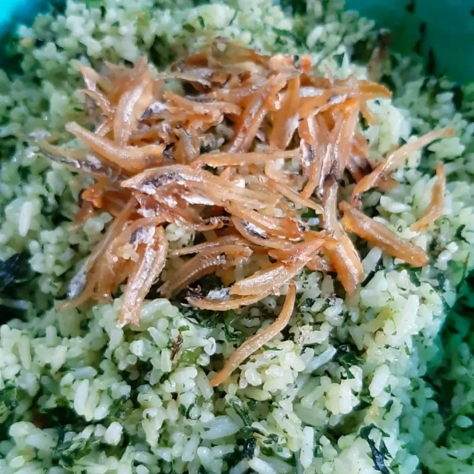 🍀 Tapioca leaf fried rice with Anchovies|ģřãçîöůşさん