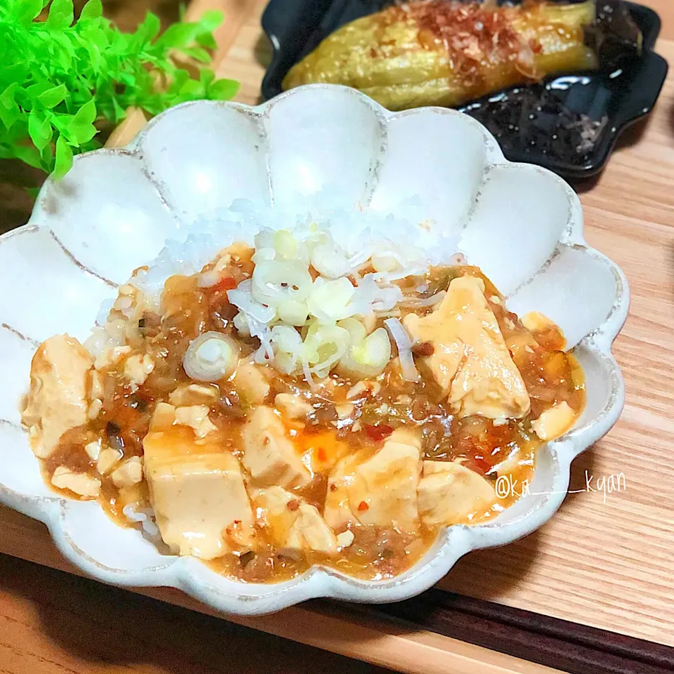 あつあつ麻婆豆腐丼🍚🤤|かなこ🌼さん