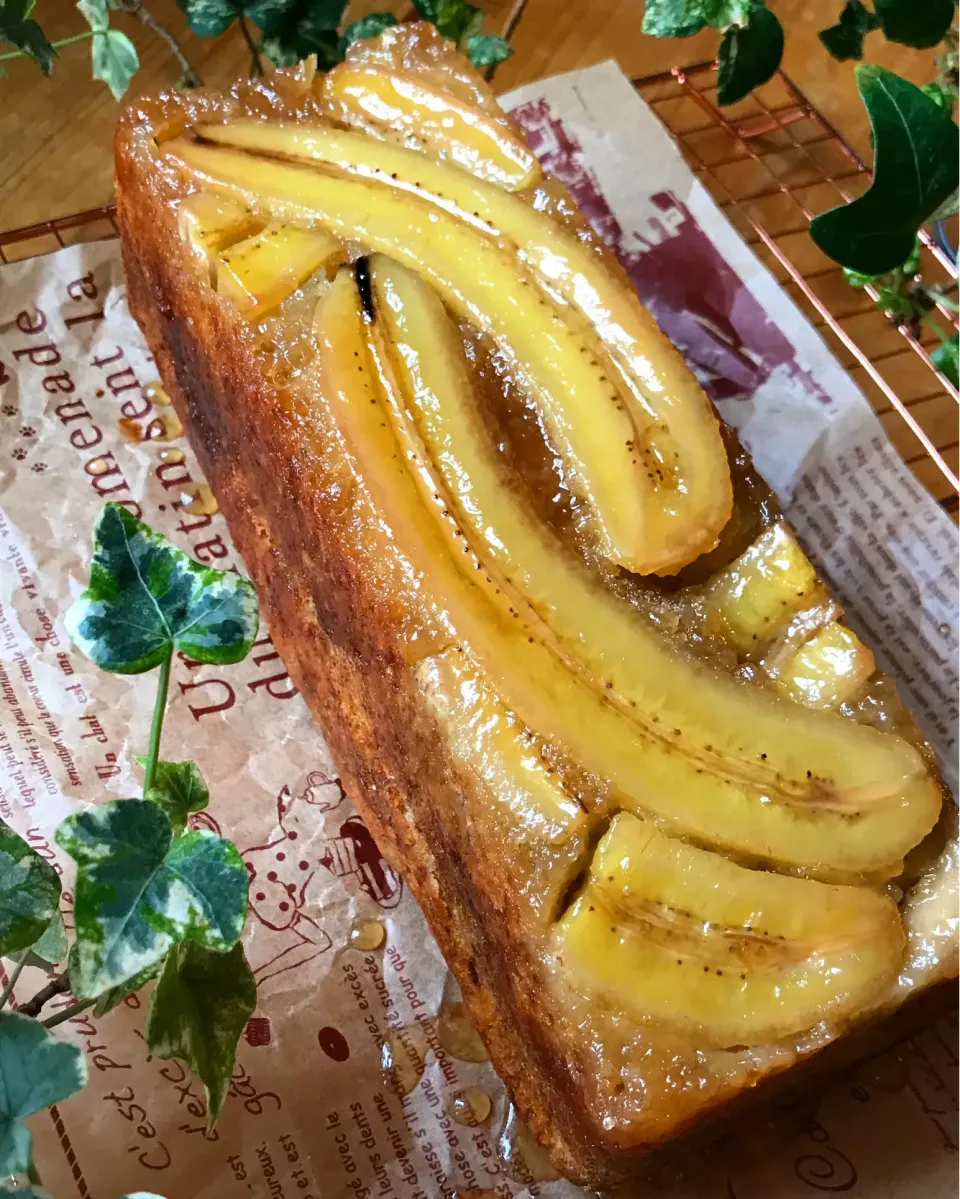 Snapdishの料理写真:🍌長い名前のケーキ。シナモンキャラメルバナナマーブルアップサイドダウンケーキバナナ　キャラメルの焦がし方が足りず無念💧|Hollyさん