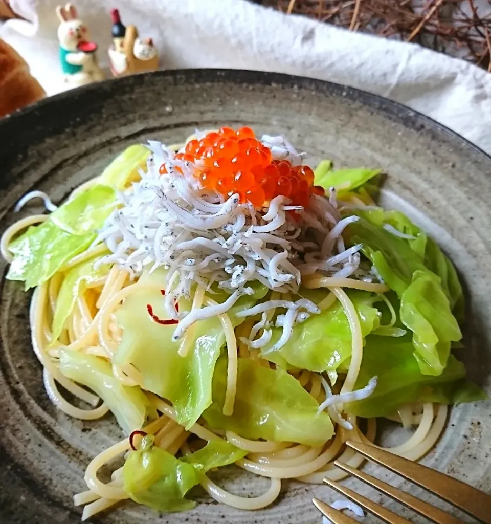 Snapdishの料理写真:春キャベツとしらすのペペロンチーノ🍝|jusさん