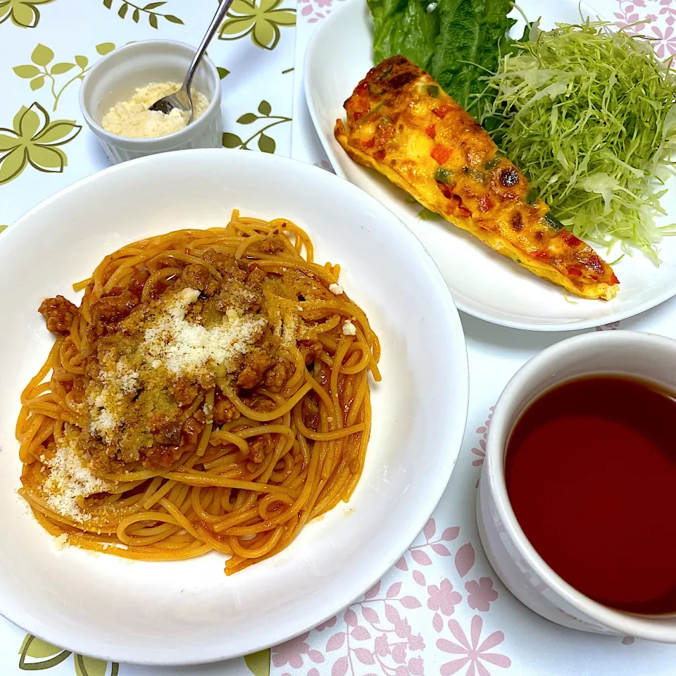 ミートソーススパゲティとオープンオムレツ|まみっこさん