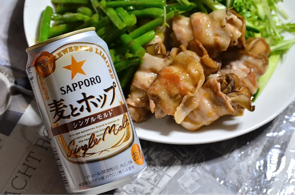 Snapdishの料理写真:肉巻き舞茸で麦とホップ　シングルモルト|Yasuo  Watanabeさん