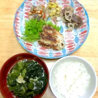 Snapdishの料理写真:白身魚の香草焼き、五目豆、白菜とツナの中華和え、れんこんとこんにゃくのきんぴら、ほうれん草と卵のスープ|mayaさん