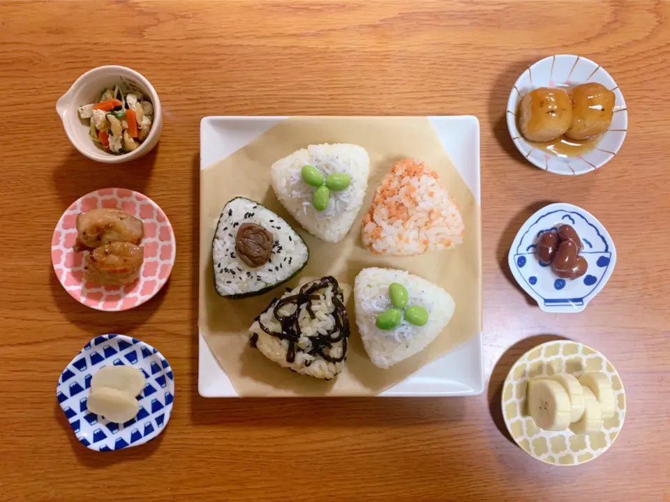 Snapdishの料理写真:おにぎり4種🍙✨|nacchan♪さん