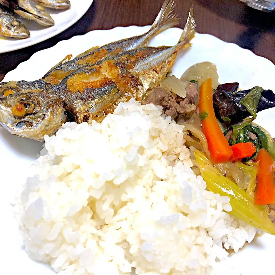 Chopsuey and fried fish|Laarni Nabongさん