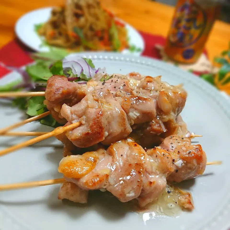 ちたこさんの料理 フライパンで超簡単＊絶品おうち焼き鳥♡ヤバ旨ネギ塩だれ♡|とまと🍅さん