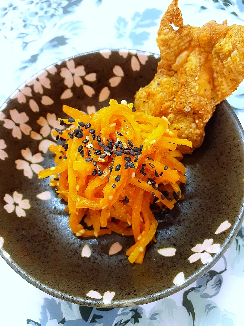 🔷鶏油(ちーゆ)で🥕金美人参の味噌きんびら🔷隠し味に自家製塩🍋レモン|@きなこさん