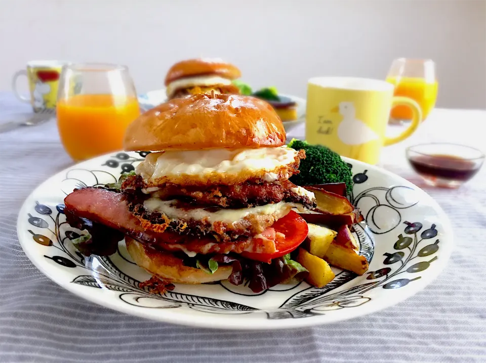 ダブルチーズ目玉バーガー🍔|ゆかりさん