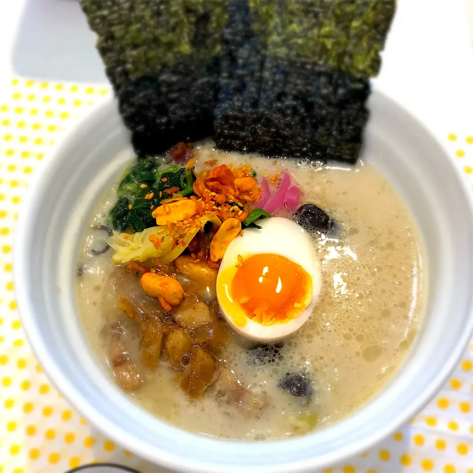 豚骨ラーメン|まるカフェ 水曜日担当 きょうこさん