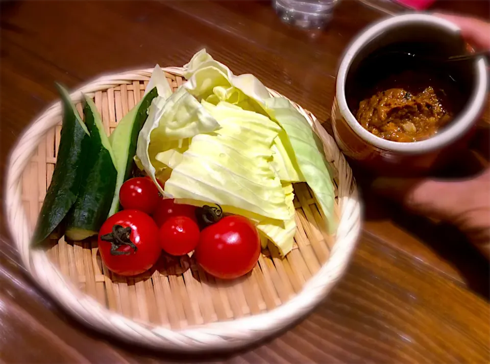 お通しの野菜 味噌をつけて|Takeshi  Nagakiさん