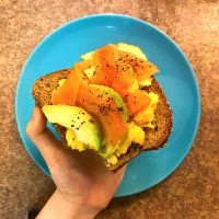 Smoked salmon and avocado toast|Nancyさん