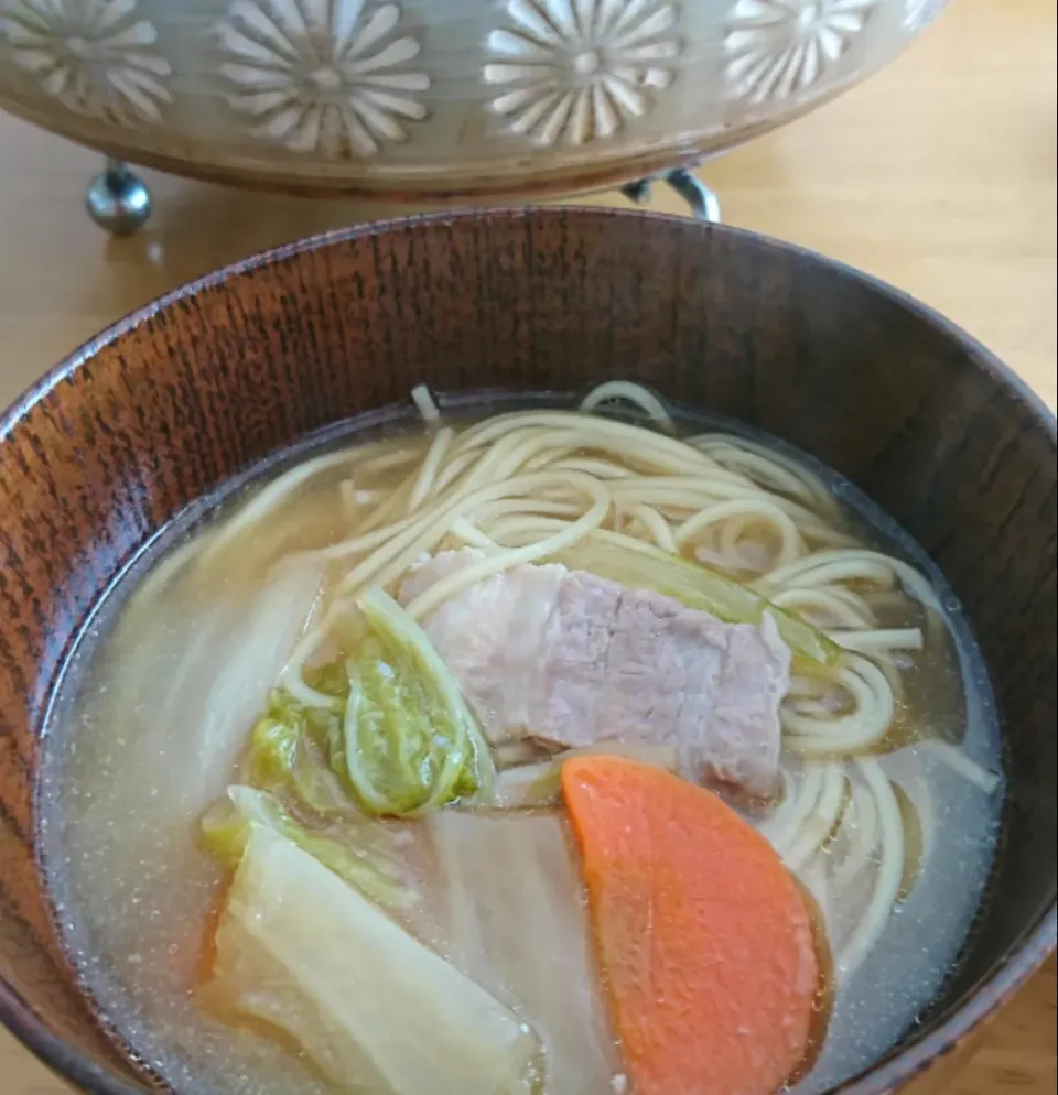 昨夜の鍋の残りに麺を入れた🍜|しまだ ちえこさん