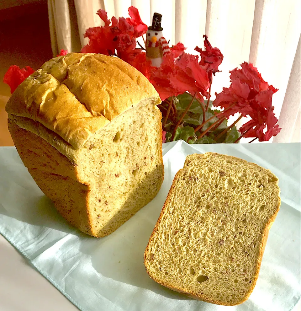 Snapdishの料理写真:《抹茶&あずき食パン焼けました🍞》|ちゃべさん