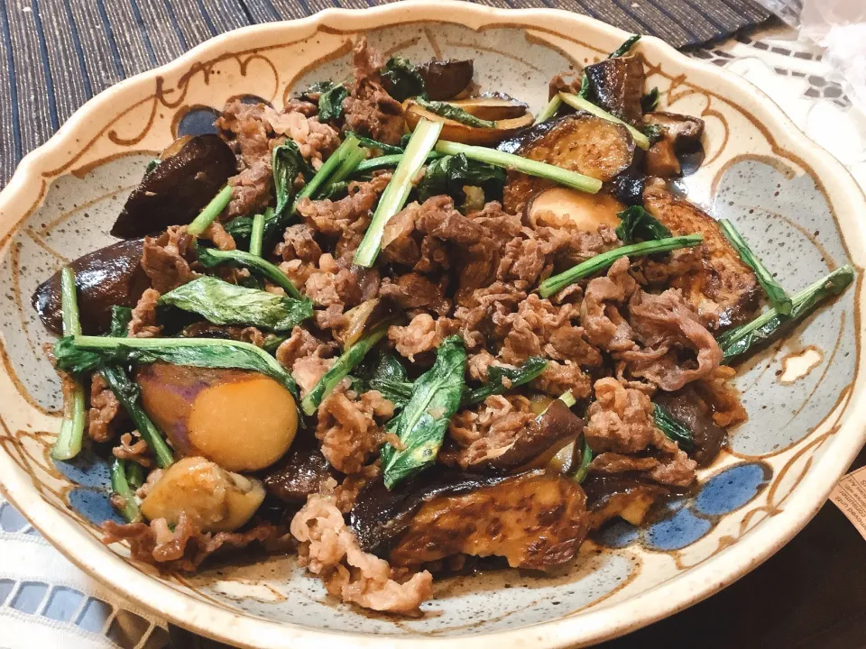 茄子とカブの牛肉炒め😋|アライさんさん