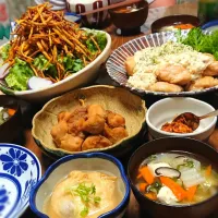 チキン南蛮*春菊のサラダｻﾂﾏｲﾓの素揚げのせ*里芋の煮転がし*餅巾着|bumi-bunaさん