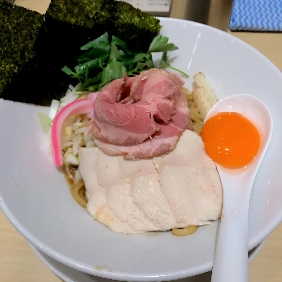 Snapdishの料理写真:特製濃厚日本一卵のまぜSOBA@むぎとオリーブ(三越前)|塩豚骨さん