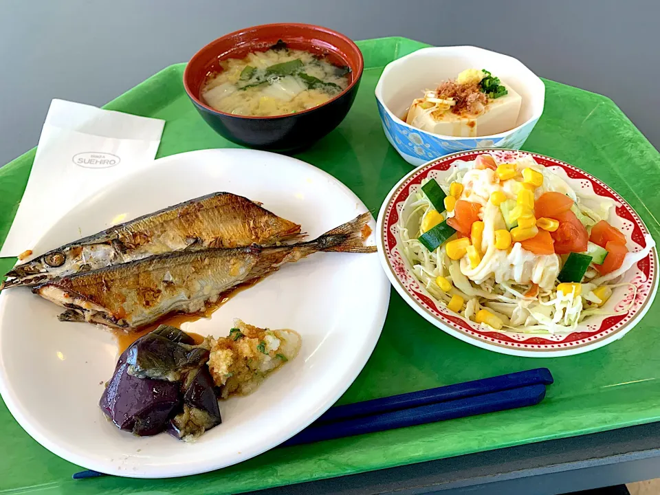 さんまの塩麹焼、冷奴、スパゲティサラダ、味噌汁|Tadahiko Watanabeさん