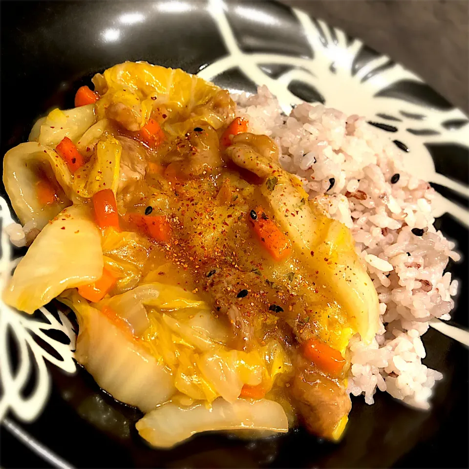 Snapdishの料理写真:白菜🥬人参🥕豚コマの中華丼😆|ららさん