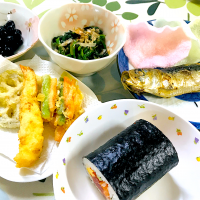 【節分祭】太巻き、天ぷら、焼きイワシ、ほうれん草のおひたし、黒豆、二八蕎麦