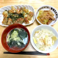 Snapdishの料理写真:筍ご飯、鶏肉と里芋のチーズ焼き、野菜炒め、わかめスープ|mayaさん