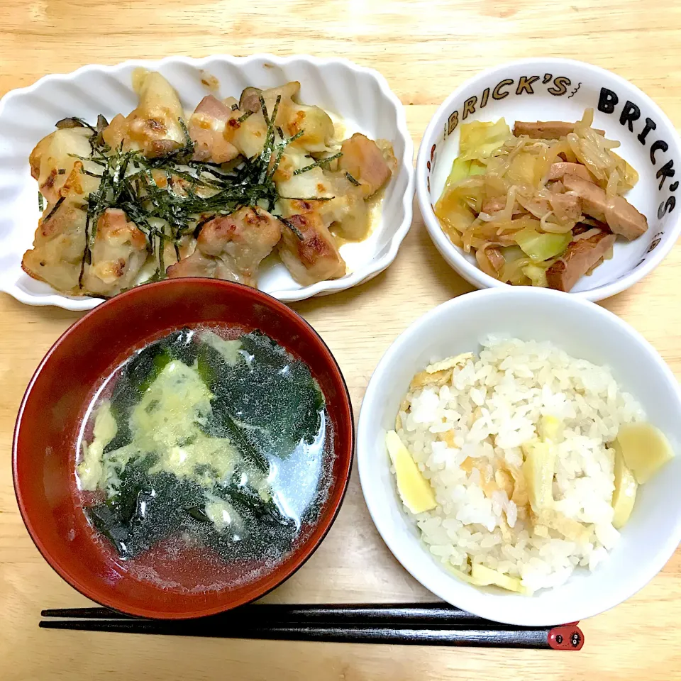 筍ご飯、鶏肉と里芋のチーズ焼き、野菜炒め、わかめスープ|mayaさん