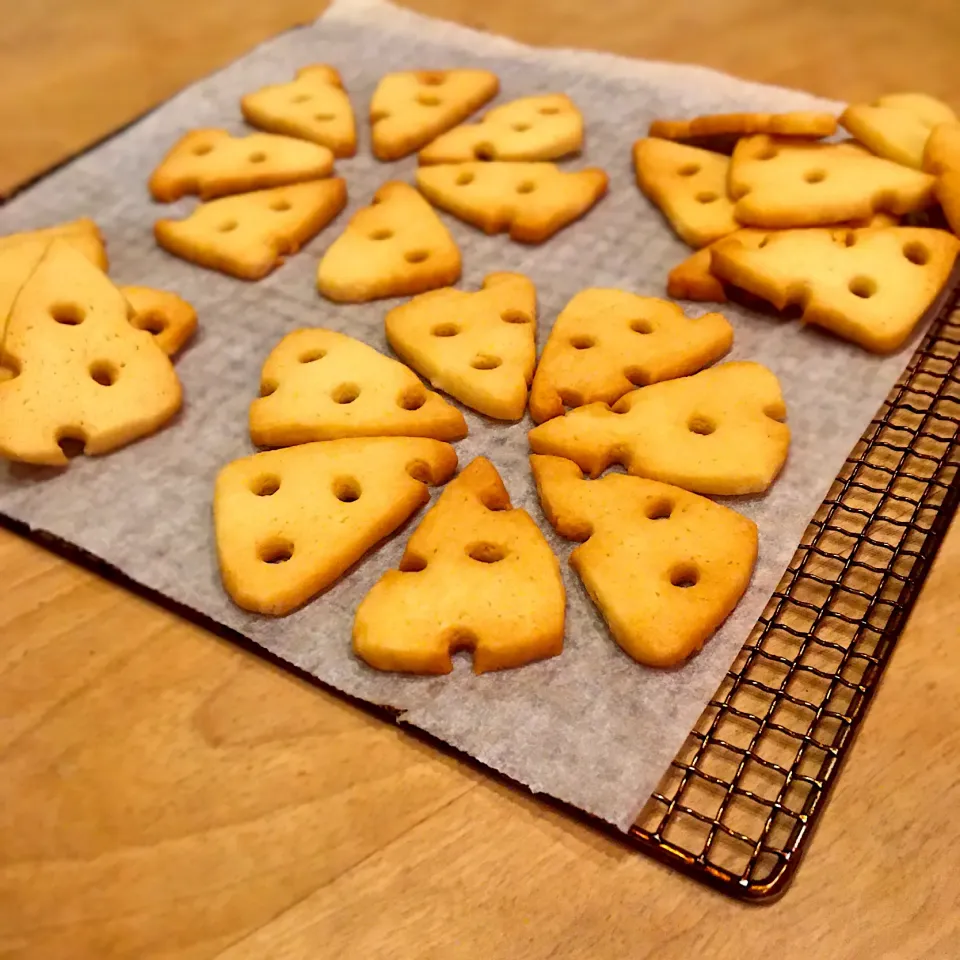 余った卵白でチーズクッキー🧀|たんたんさん