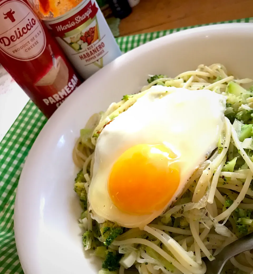 Snapdishの料理写真:ブロッコリー🥦パスタ❣️|こなちゅんさん