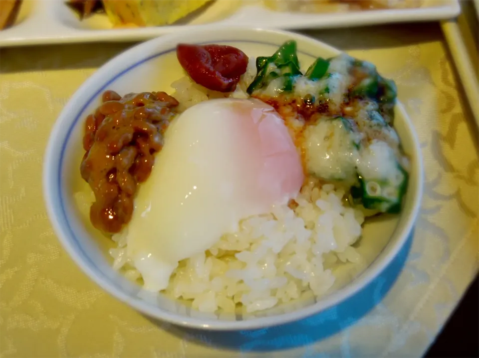 Snapdishの料理写真:納豆 温泉玉子かけご飯|Takeshi  Nagakiさん