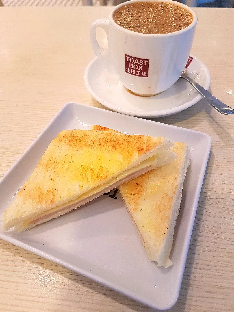 Ham cheese toast with Coffee 😍😘|🌷lynnlicious🌷さん