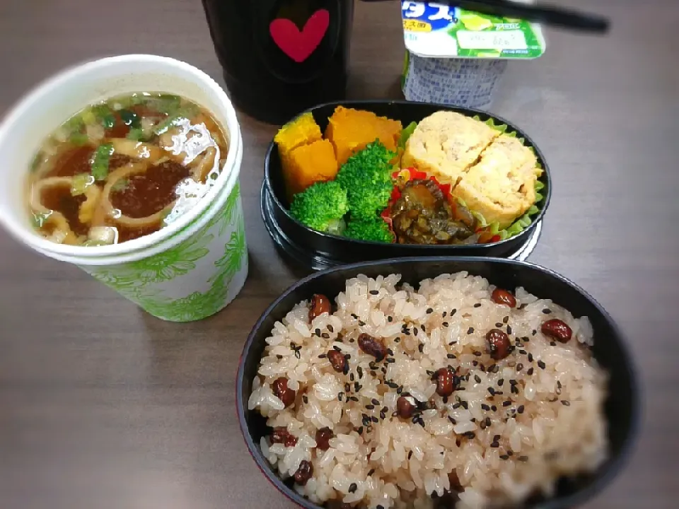 ★今日のお弁当★
☆お赤飯(大女将)
☆鶏そぼろ入り玉子焼き
☆カボチャの煮物
☆ブロッコリー  ☆あさげ
☆アロエヨーグルト|☆Chieco☆さん