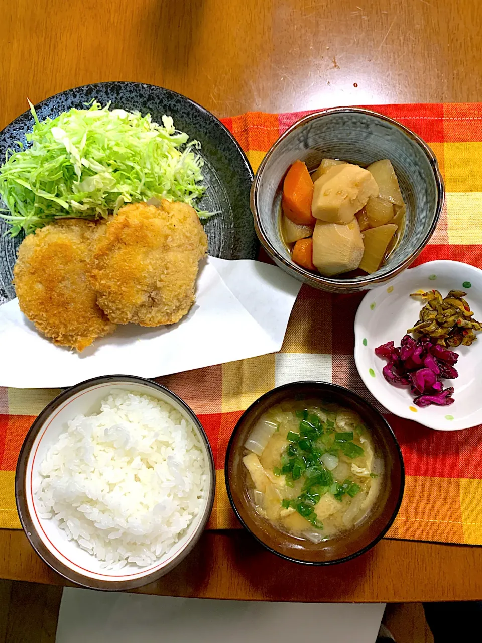 本日の夕食はヒレカツ定食です。|レモンさん