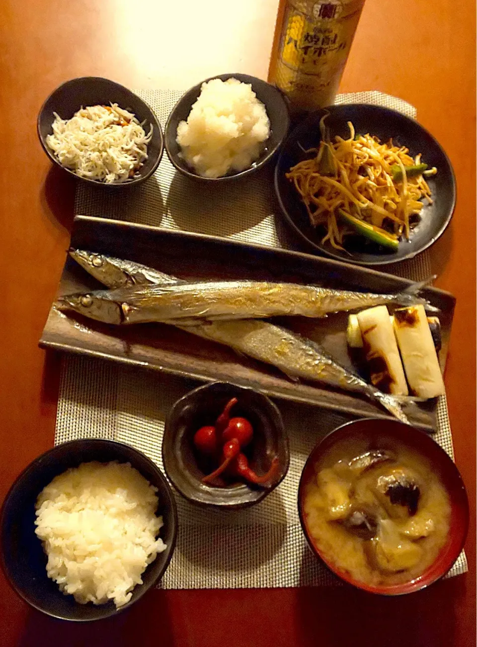 Snapdishの料理写真:Today's Dinner🍴大根おろし･瓢箪の柴漬け･白子納豆･秋刀魚の塩焼き･葱焼･白飯･揚げ茄子とおろしのお味噌汁|🌈Ami🍻さん