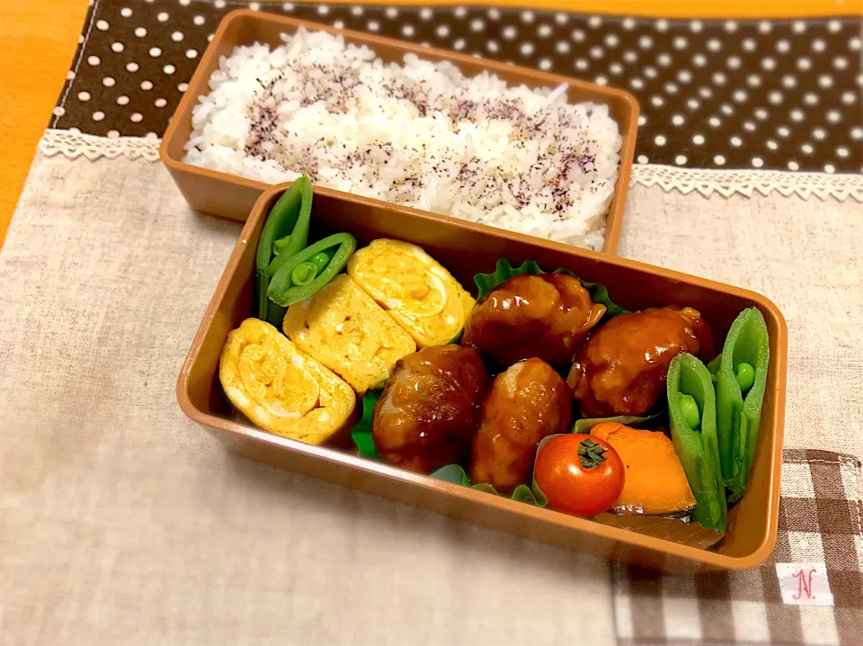 肉団子🧆卵焼き🍳かぼちゃ煮🎃スナップえんどう😋🍅🍚|あやこさん