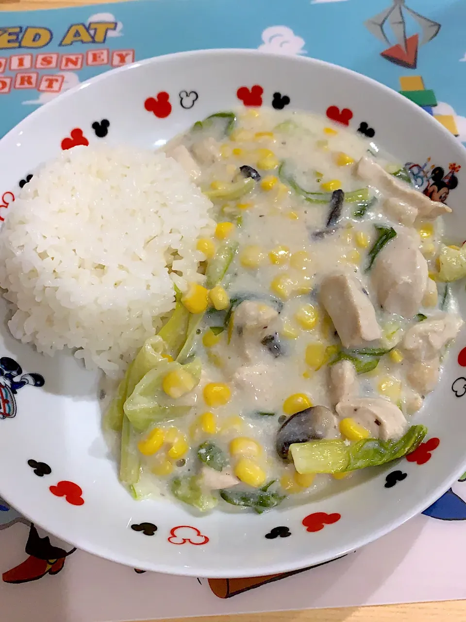 Snapdishの料理写真:鶏肉と青梗菜のクリーム煮|ぺろたんさん