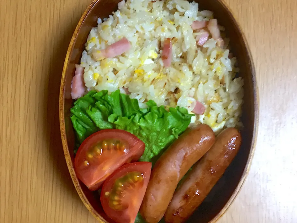 ガーリックチャーハン弁当。|田中心さん