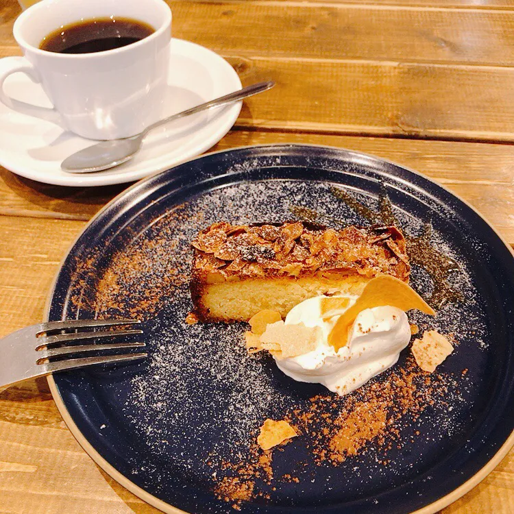 アーモンドケーキ☕️|ちゃみこさん