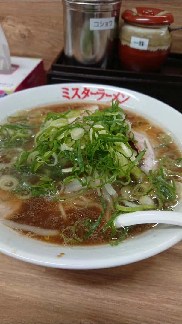 京都府長岡京市「ミスターラーメン」のラーメン並|たかしさん