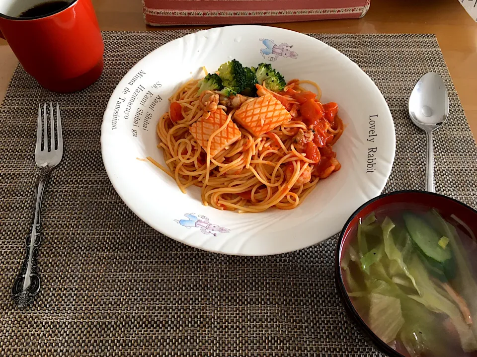 シーフードトマトパスタ🦐🦑🍅🍝|にゃふてんさん