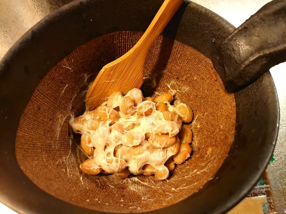 納豆鉢と納豆へらで、頂き物の水戸納豆 雪あかりを混ぜ混ぜ✨|yokoさん