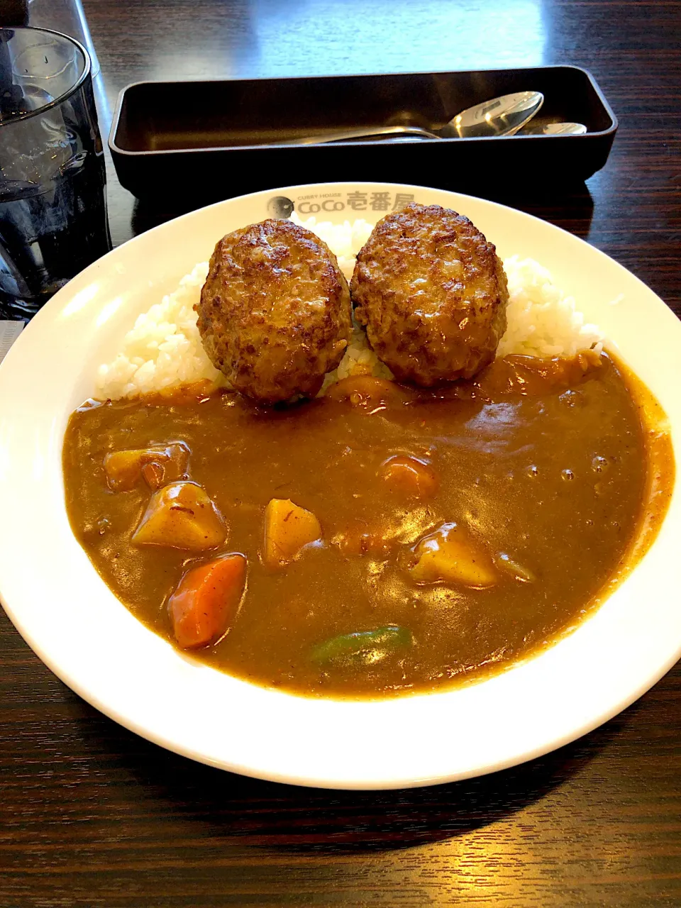 野菜カレー🍛にハンバーグ😋|すかラインさん