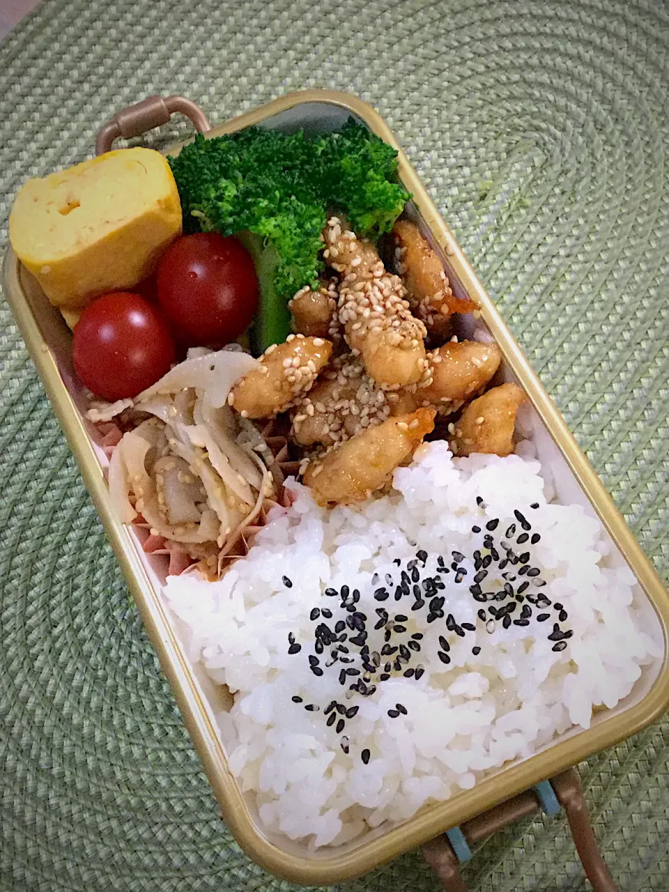 Snapdishの料理写真:長女の中学弁当！鶏の甘辛！|yukoさん