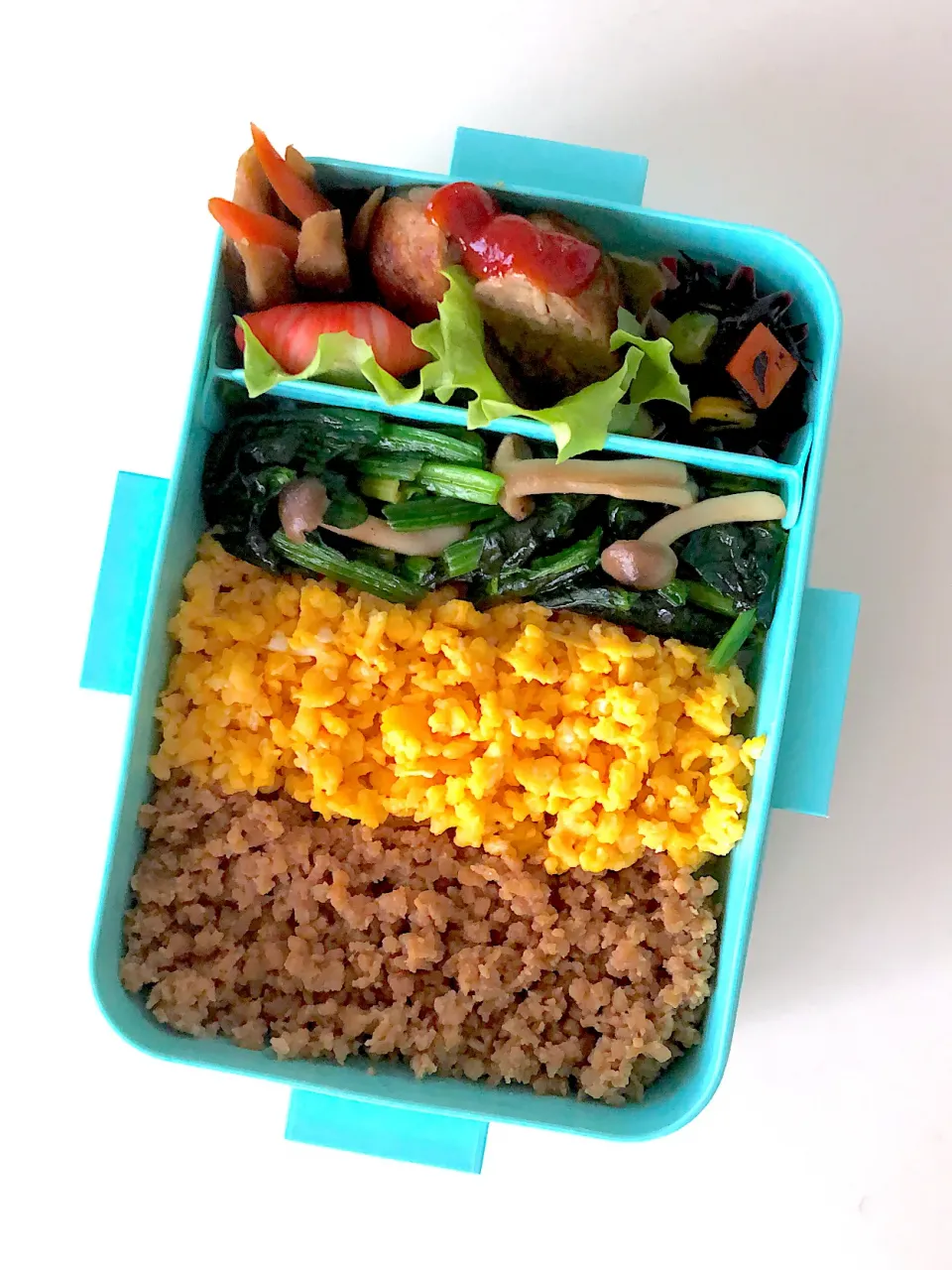 三色丼弁当♪|ikumonさん